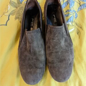 Paul green suede wedge loafers sz 8 euc dark taupe